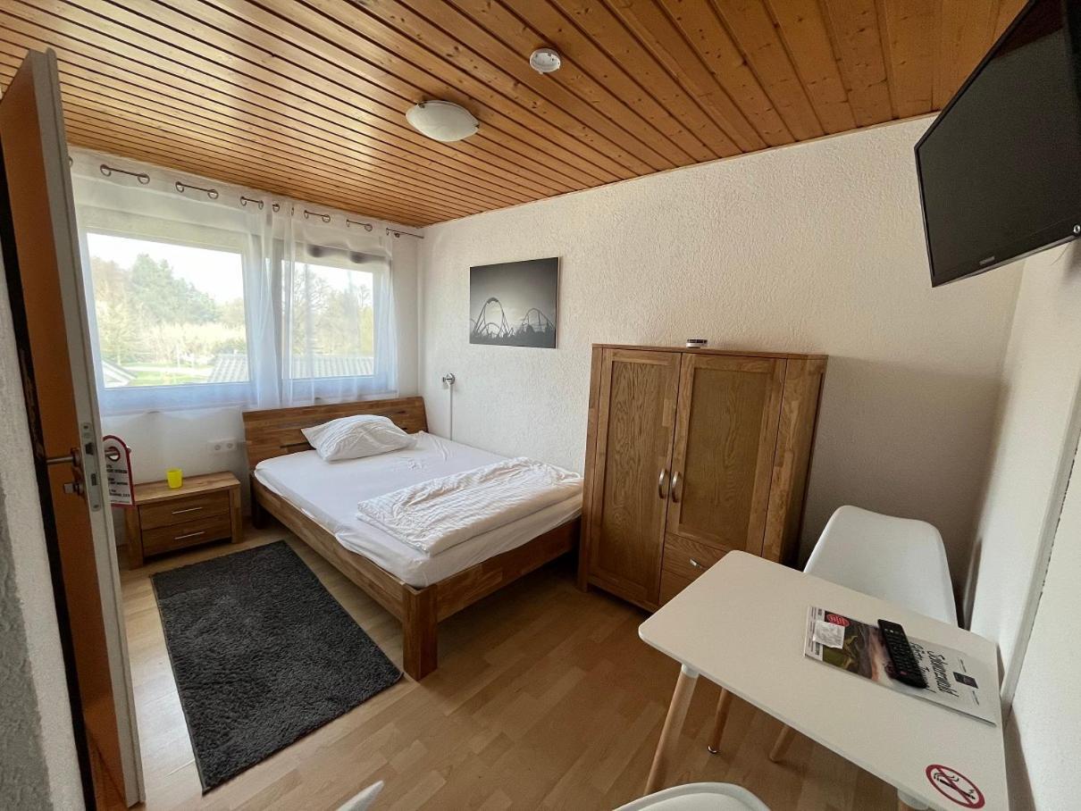 Pension Am Park Руст Екстериор снимка
